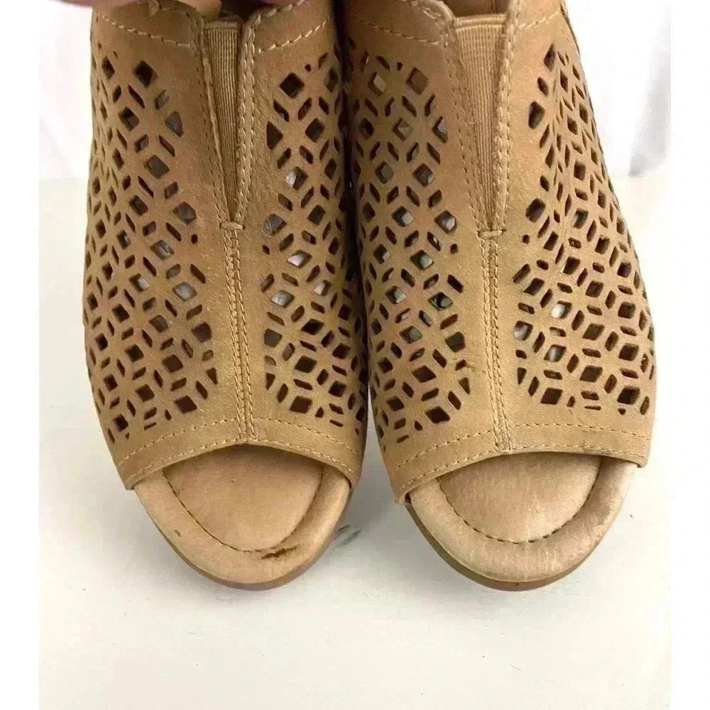 Earth Leather Wedge Sandals‎ Sz 6.5 Camel Cut-Out Details Women's - Picture 9 of 9